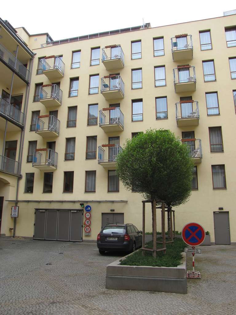 Aparthotel Austria Suites Prague Exterior photo