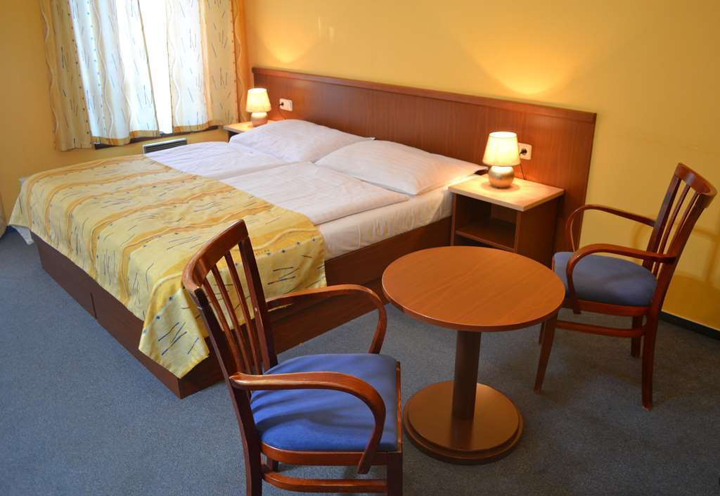 Aparthotel Austria Suites Prague Room photo